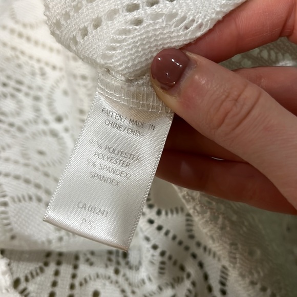 White knit crochet mock neck top - Picture 4 of 8